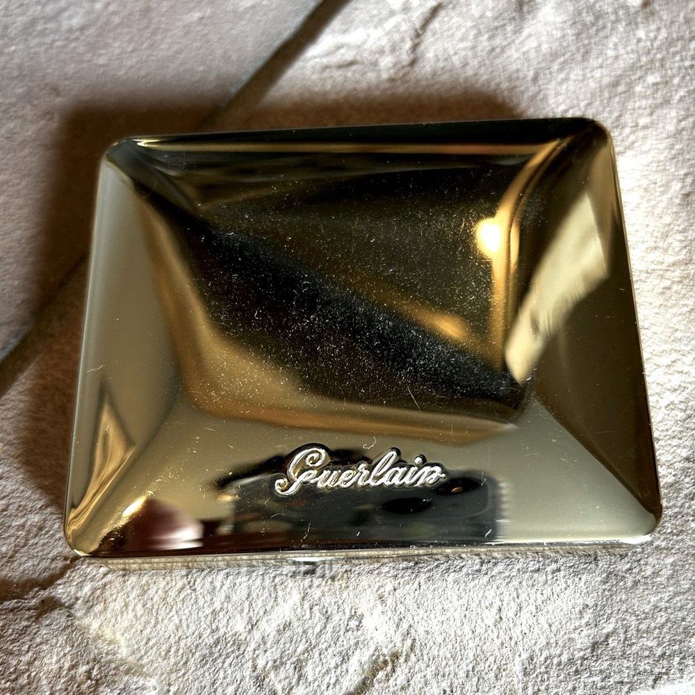 Guerlain eye shadows. Almost new. Absolutely gorgeous colors